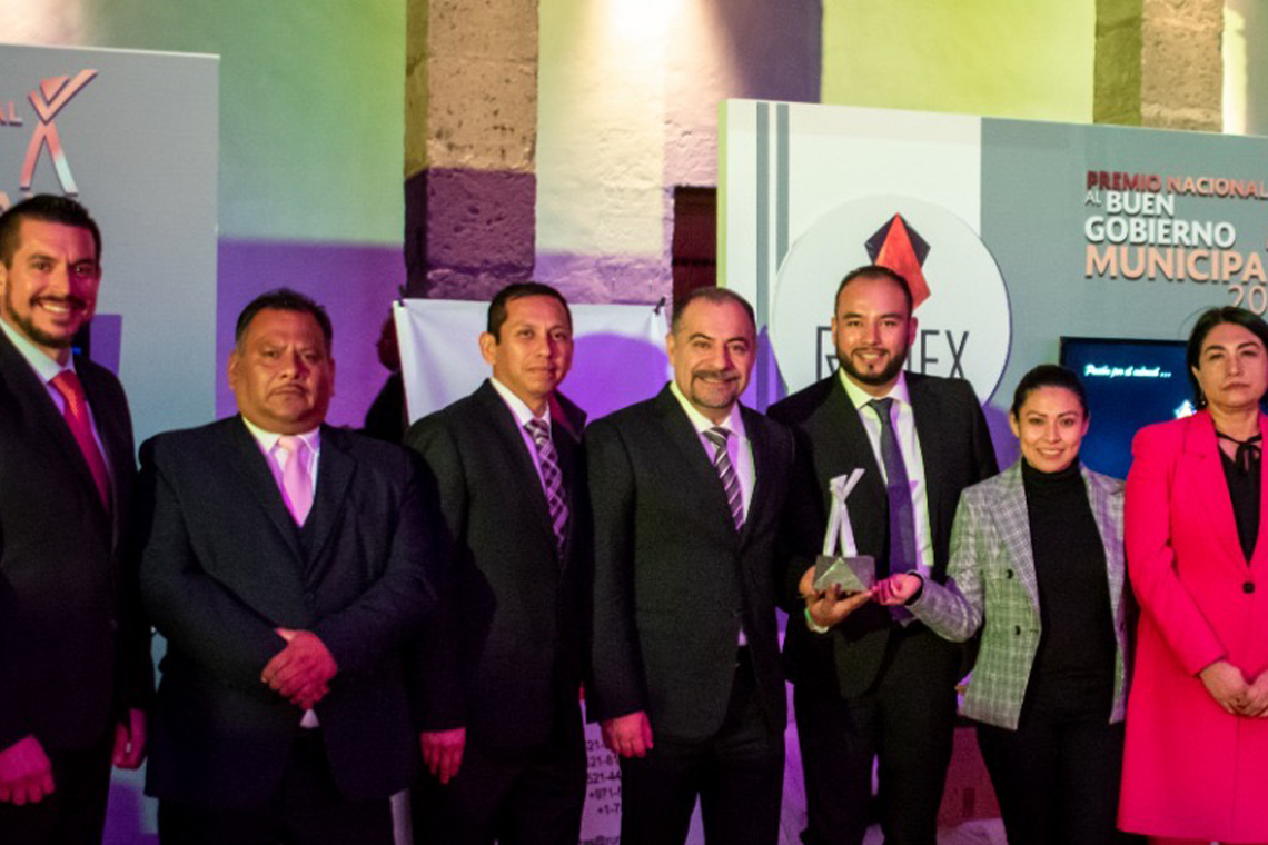 Boletín 134.-Miguel Gutiérrez, recibe Premio Nacional al Buen Gobierno Municipal y Premio Internacional OX