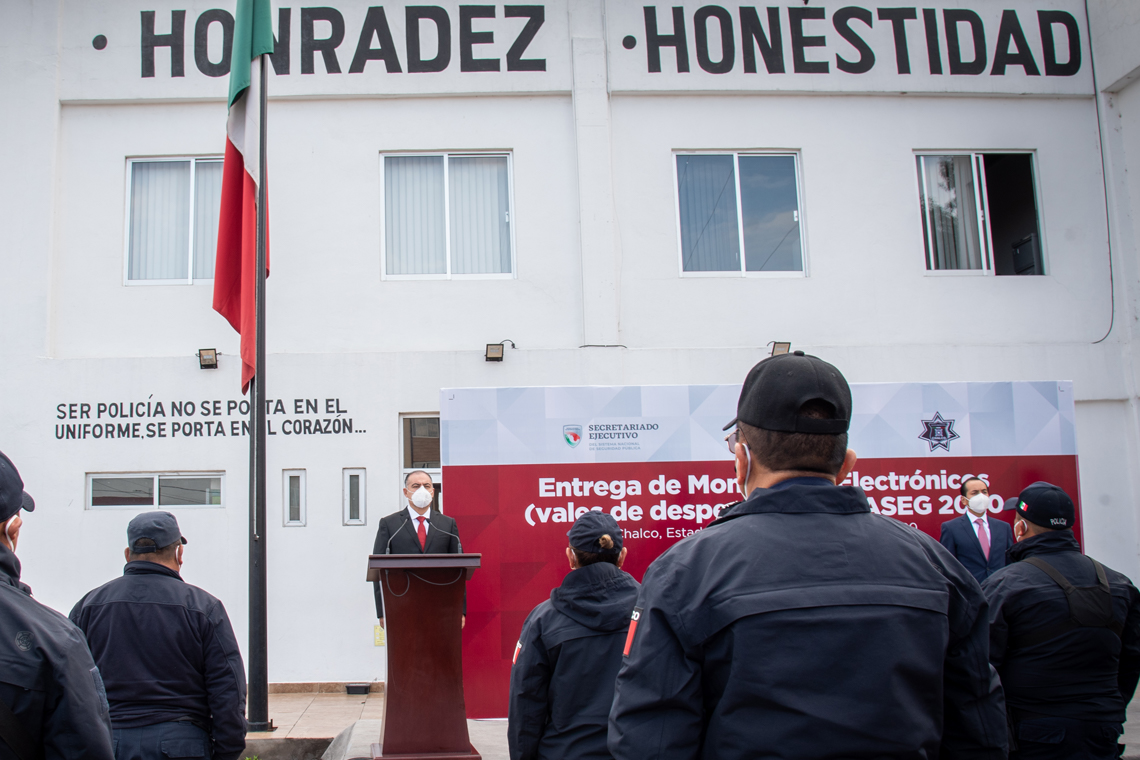 Boletín 171.-Miguel Gutiérrez entrega más de 2.7 millones de pesos a 334 Policías Municipales 