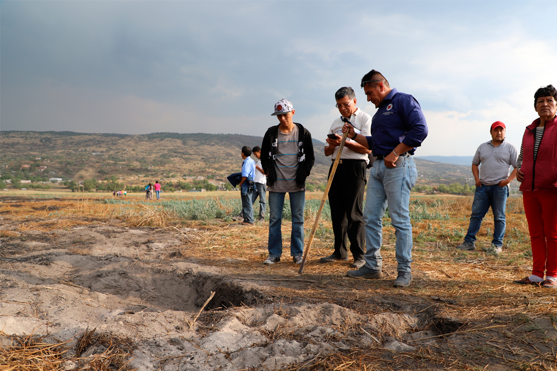 Boletín 49.-Protección Civil de Chalco y Cenapred descartan nacimiento de volcán en Santa Catarina Ayotzingo
