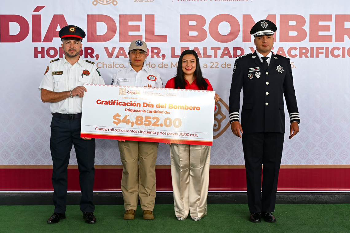 Boletín 078.- Abigail Sánchez celebra el Día de las y los Bomberos con gratificaciones