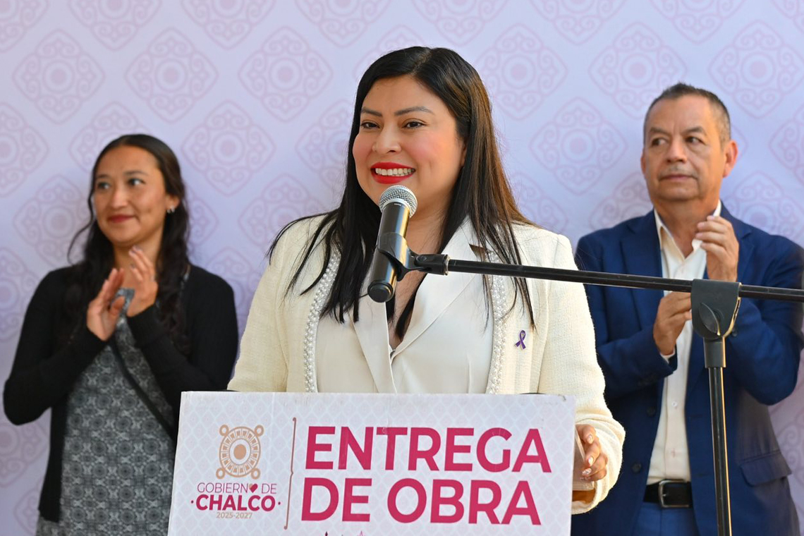 Boletín 102.- Abigail Sánchez entrega pavimentación en Jardines de Chalco y Sendero Seguro en Huexoculco